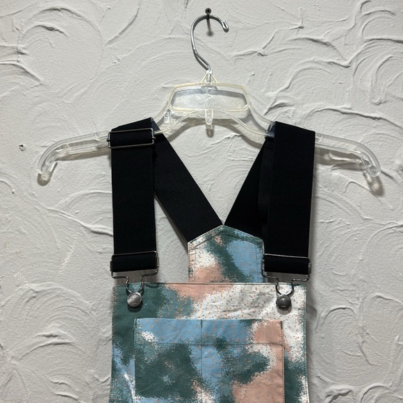 Timberland Camouflage Print Overalls Shorts - Sizes: XS, Small - Picture 5 of 8